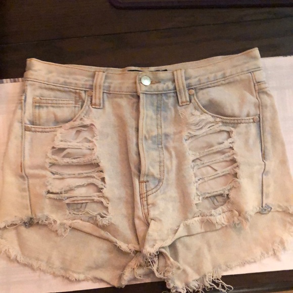 MINKPINK small ripped jean short shorts - Picture 1 of 8